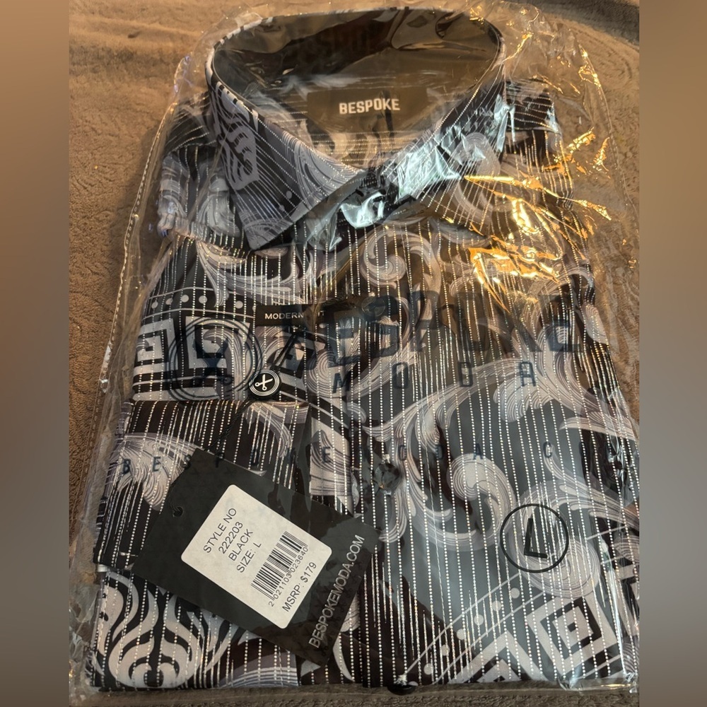 NWT Stylish Bespoke Modern Fit Black and White Dress Shirt | Size L
